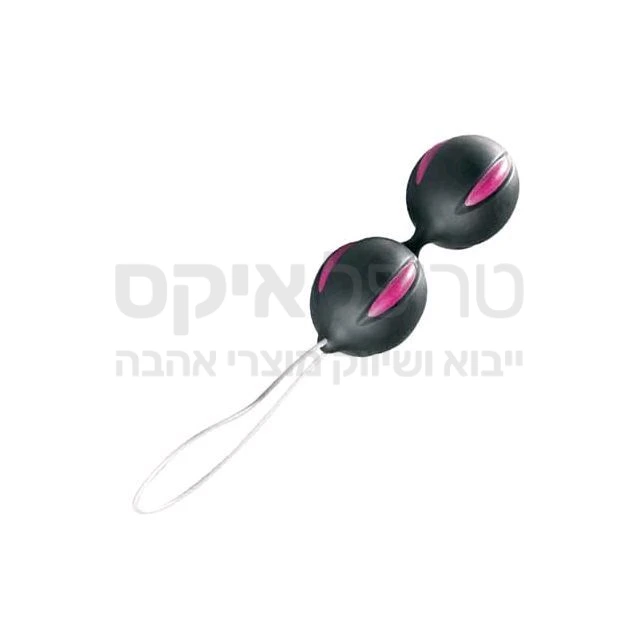 מוצר מדהים זה מוחדר אל הואגינה כמו טמפון, כולל מוליך. לאחר ההחדרה, רוטט בואגינה למטרת עינוג וחיזוק השרירים הואגינליים. בעזרת משקולות מגנטיים הנמצאים בתוך הכדורים, נוצר לאחר ההחדרה רטט מענג ביותר מכל תזוזה שהיא. הרטט מפעיל את שרירי הסוגרים (כמו לעצור פיפי) ועקב כך מחזק את שרירי רצפת האגן והואגינה, ומונע בריחת שתן. לאחר לידות יוצר מסת שרירים חזקה, ומקטין את גודל הואגינה בצורה משמעותית ביותר. לאחר כ4-6 שבועות של שימוש, השרירים בואגינה יהיו מספיק חזקים לאפשר "לפיתה" של איבר הגבר החודר. במהלך כל זמן ההחדרה, הרטט מהמשקולות המגנטיות גורם לפיזור בלתי נשלט של חיוכים לכל עבר... המוצר עשוי סיליקון היפואלרגני, מגיע תוך שניות לחום גוף. עוצב במעבדת גוד וייבריישנס גרמניה, על ידי נשים, להתאמה מושלמת!